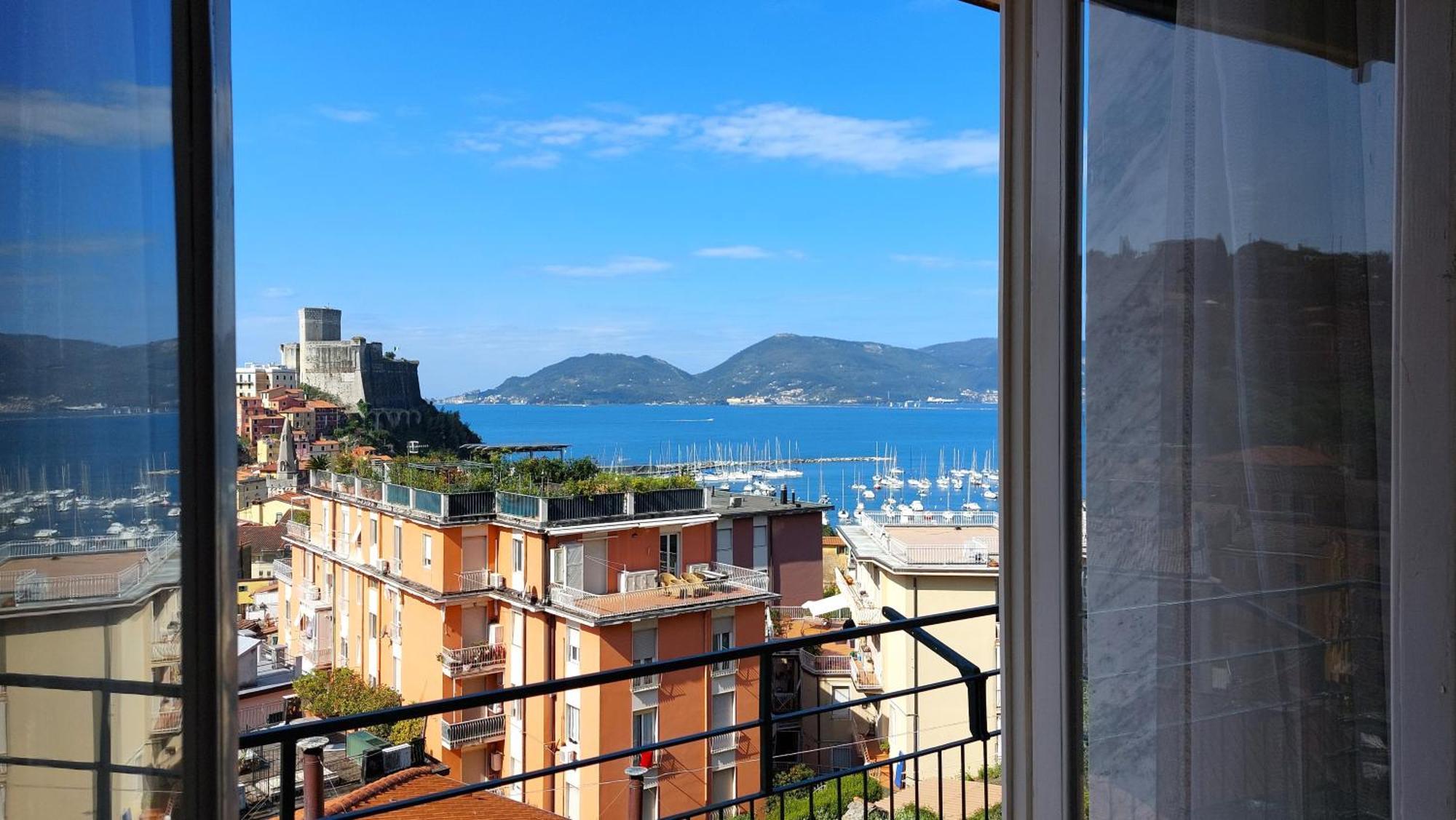 Aless Views * Lerici